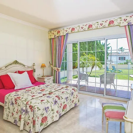Serena Вилла *